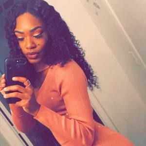 Meet your Posher, Caitlyn